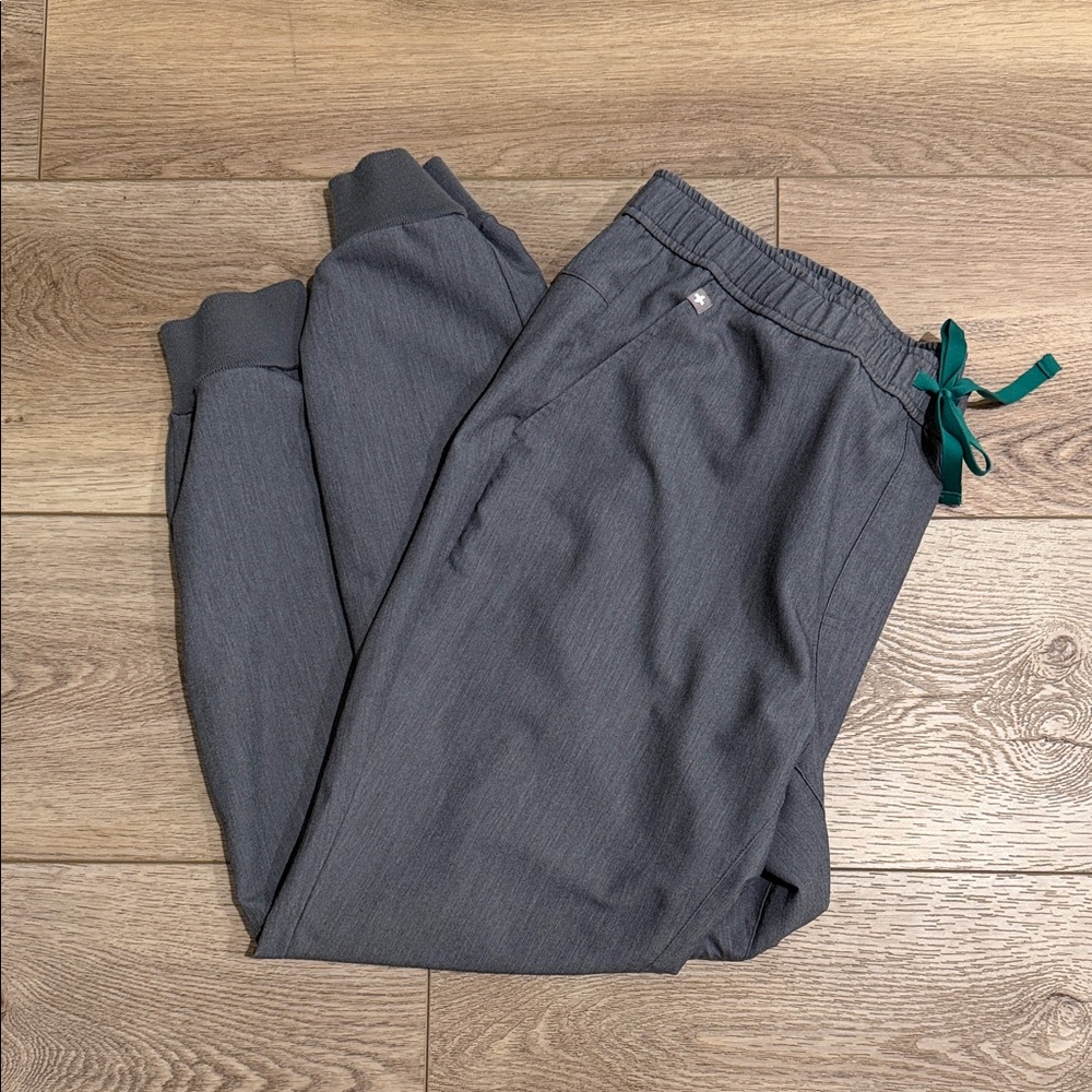 Figs Men's Gray Jogger Pants